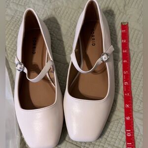 Cute Extra WIDE Torrid Flats